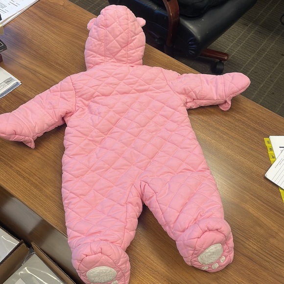 Oshkosh 3/6 month snowsuit - Picture 4 of 7